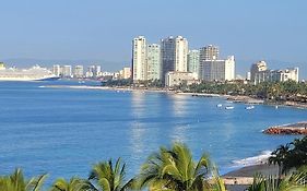 Beachfront Harbor 171 Condo Ocean View Pool, Gym WiFi